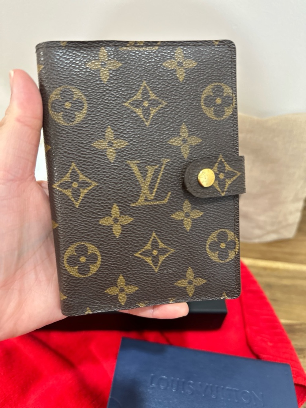 Authentic Louis Vuitton Monogram Canvas Small Agenda Cover - Brown/Tan - Picture 14 of 15